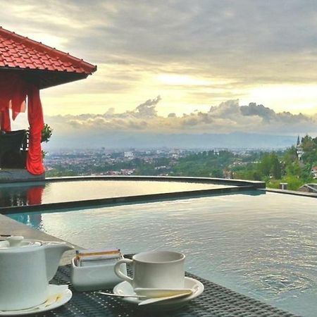 Dago Highland Resort Cimenyan Exterior photo