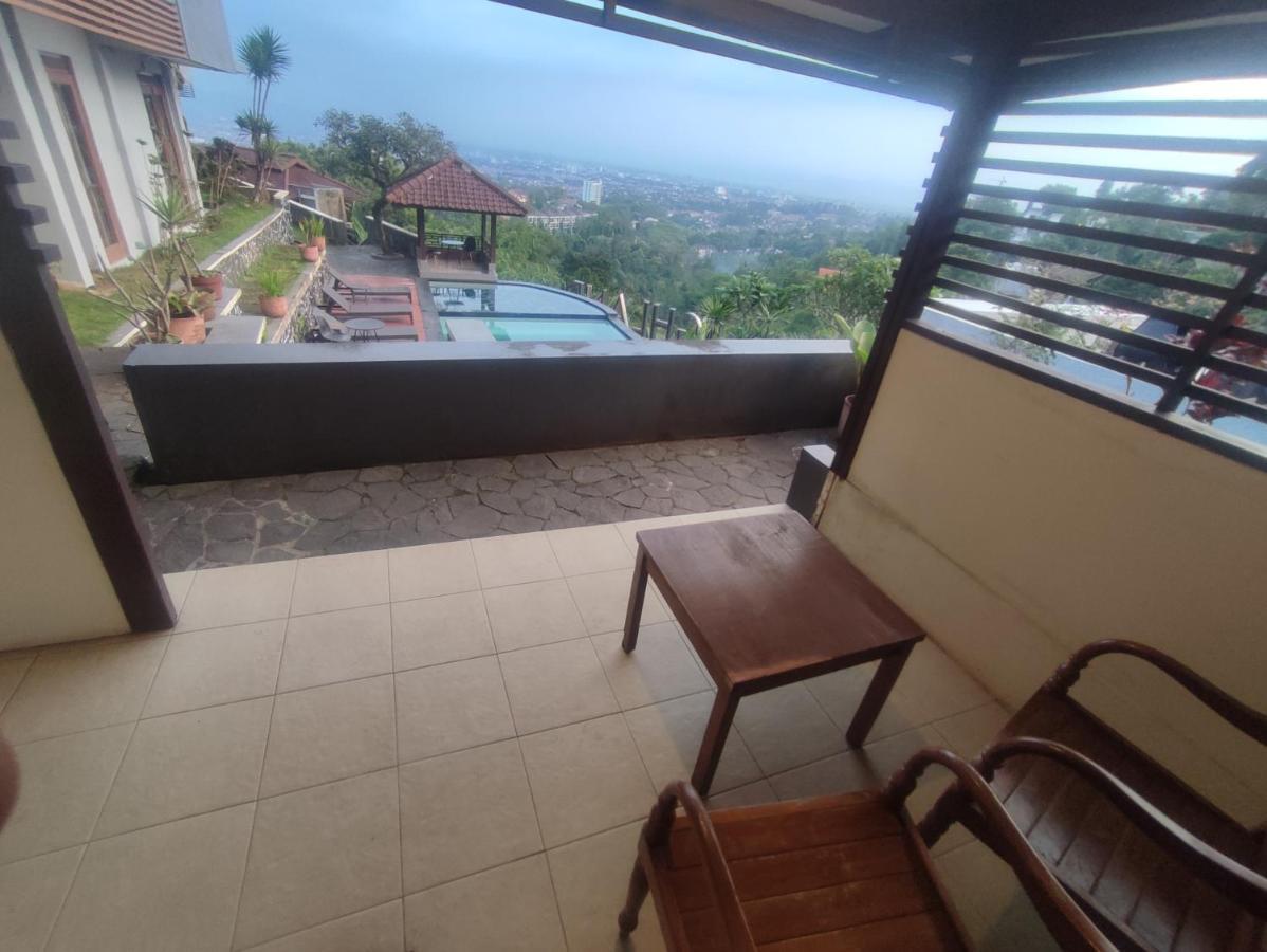 Dago Highland Resort Cimenyan Exterior photo